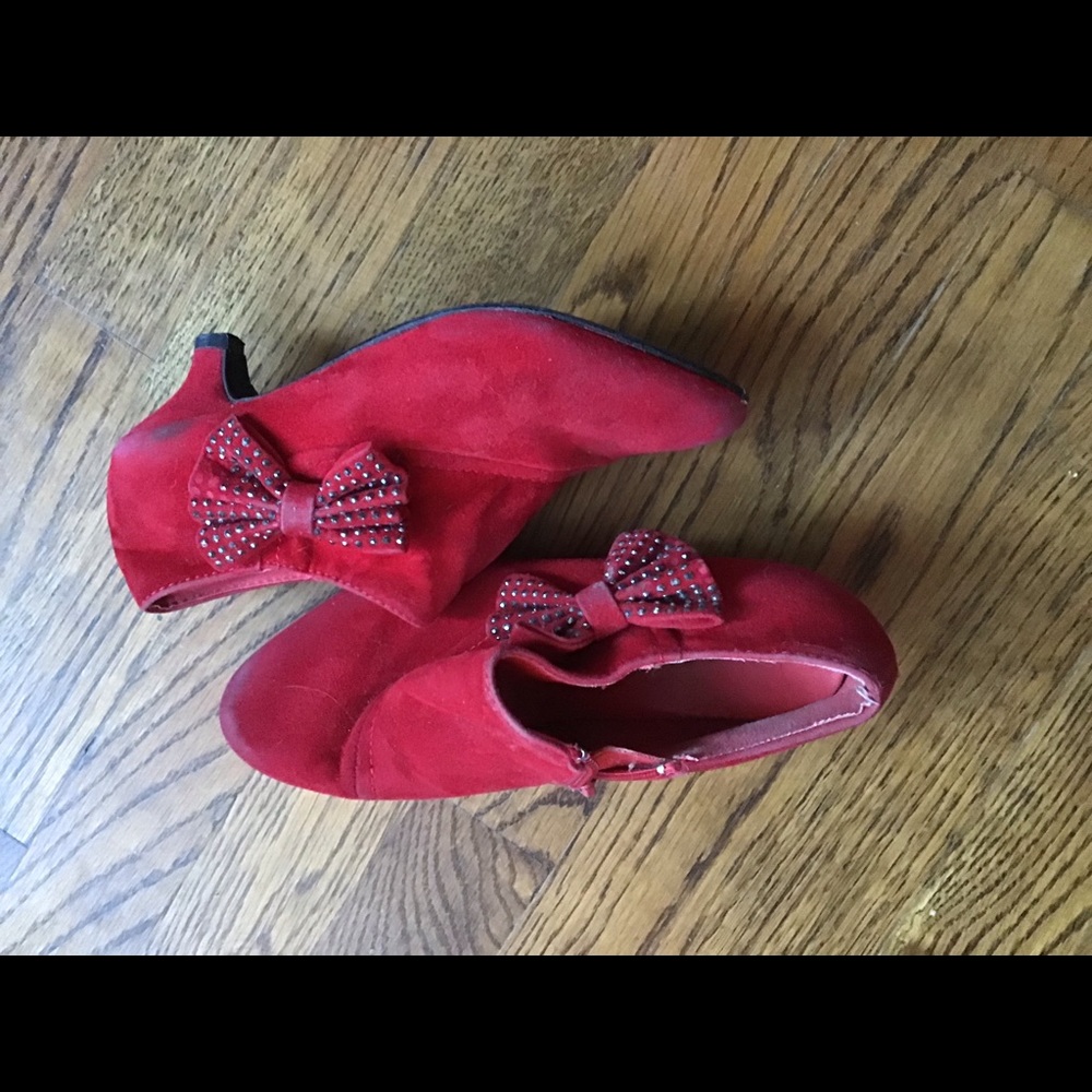 QQ Girl’s size 2 Red Bow Shoes